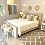 Magellan House Willa