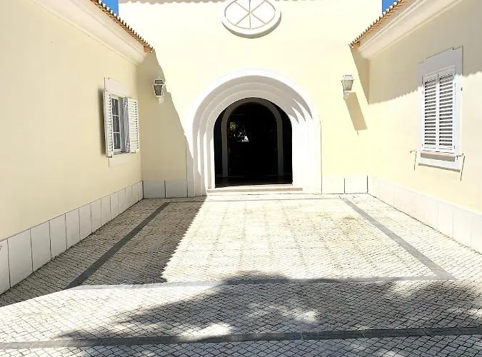 Villa Magellan House *