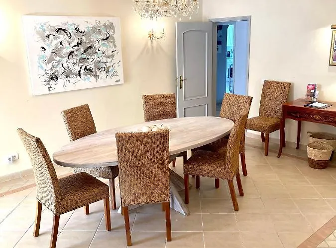 Villa Magellan House