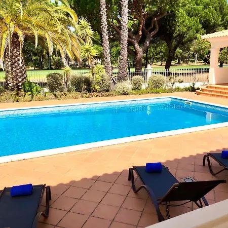 Magellan House Villa *