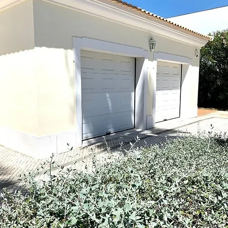 Magellan House Villa