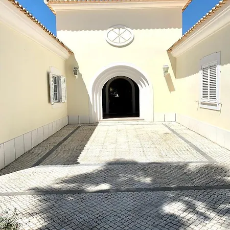 Villa Magellan House *