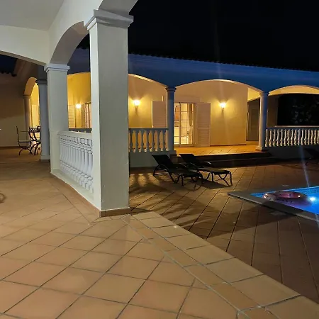 Magellan House Villa *